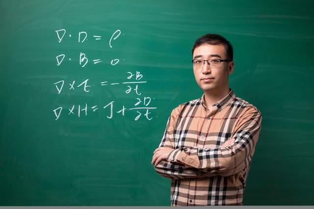 清华 讲师网红,揭秘学术界的魅力与智慧”