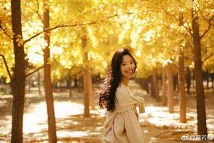 明星私服章若楠,时尚与舒适的完美融合