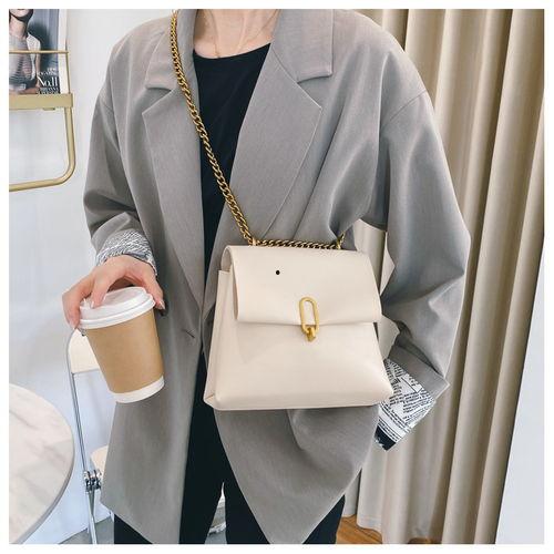 网红斜挎包搭配图片,网红斜挎包的时尚演绎